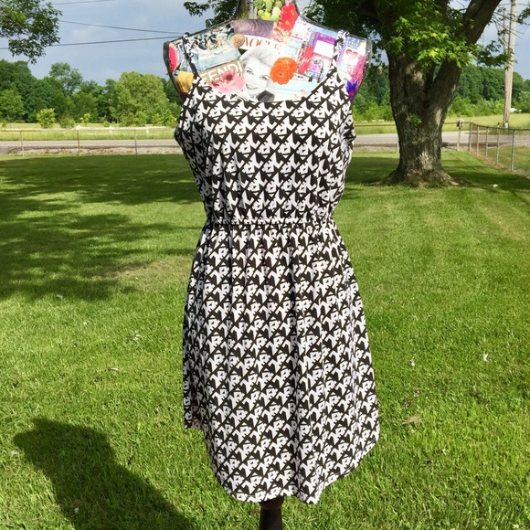 Xhilaration Dresses & Skirts - Spaghetti Straps Black & White Houndstooth Dress